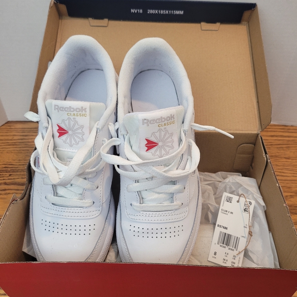 Reebok Womens Size 8 White Classic Sneakers- Tennis Shoes